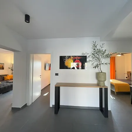 Valkane Apartment *