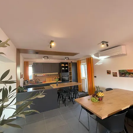 Apartment Valkane *
