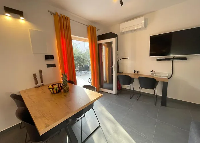 Valkane Apartmán *